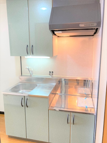 キッチン　同タイプの部屋です。現況を優先いたします。