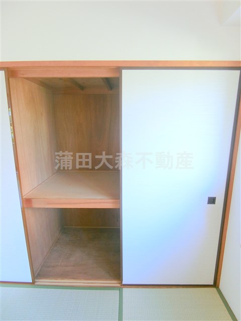 収納　収納　押入