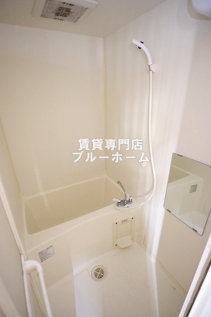 バス・シャワールーム　ゆとりのあるお風呂！
