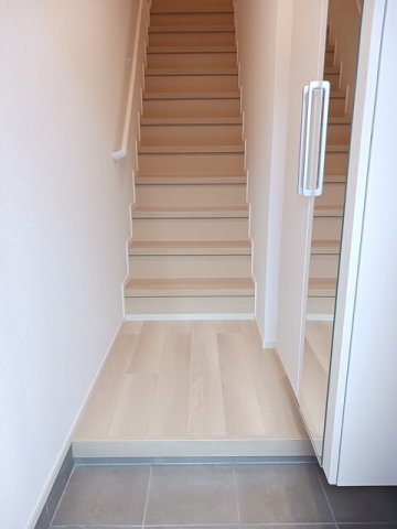 玄関　収納もある玄関です