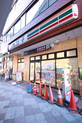 コンビニ　セブンイレブン荒川西日暮里5丁目店（コンビニ）まで123m