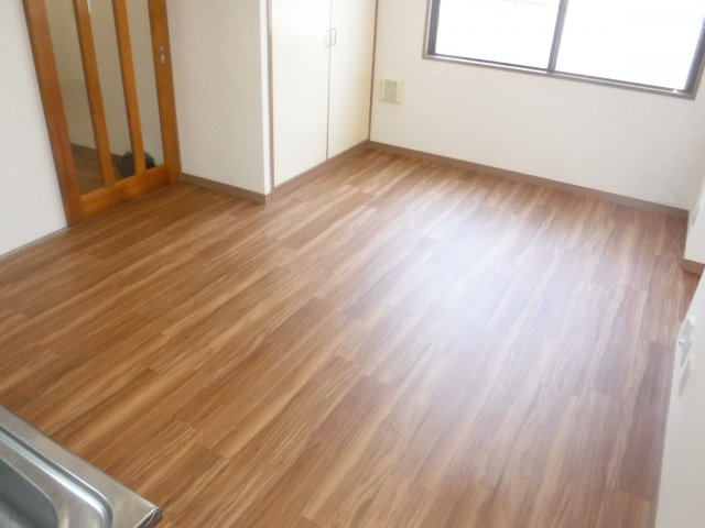 居室・リビング　間取り反転のお部屋の参考写真となります。