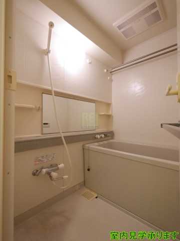 バス・シャワールーム　別部屋の画像になります。