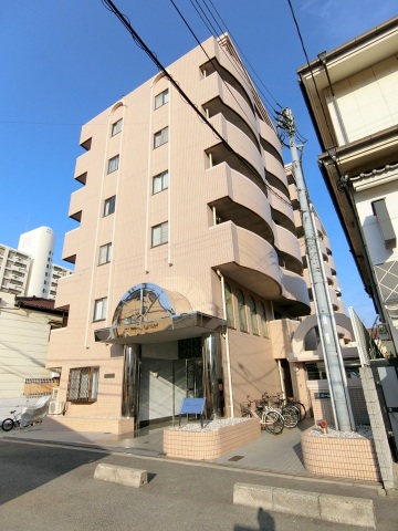 建物外観　豪華鉄筋コンクリート造です