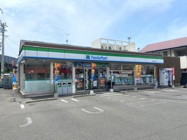 コンビニ　ファミリーマート静岡大学前店（コンビニ）まで273m