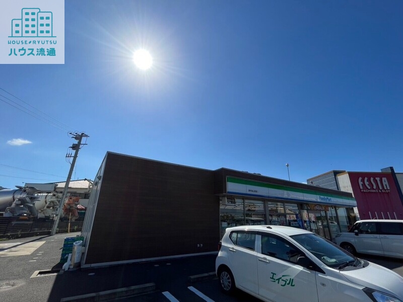 コンビニ　ファミリーマート諫早森山町店（コンビニ）まで828m