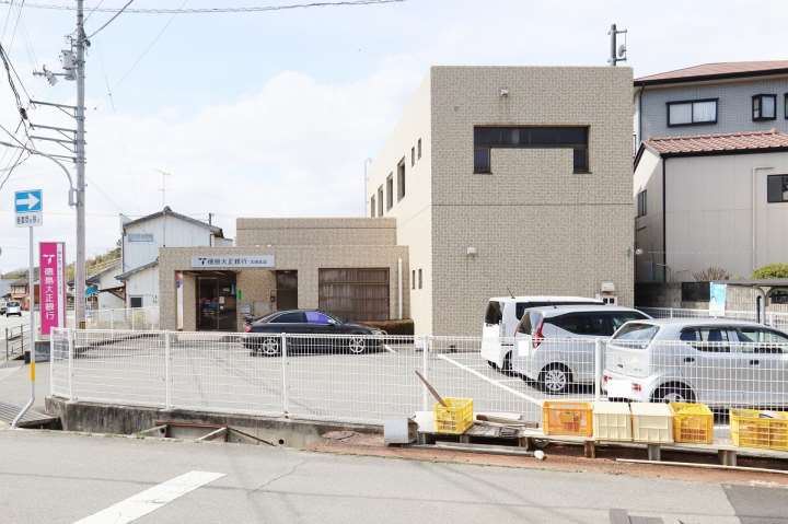 銀行　（株）徳島大正銀行／大麻支店（銀行）まで193m