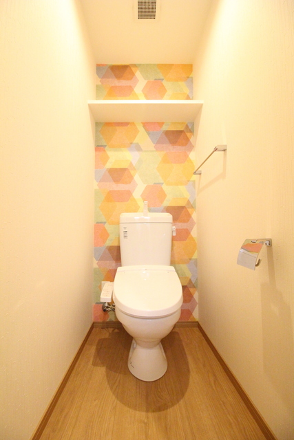 トイレ　トイレには快適な温水洗浄便座付き♪