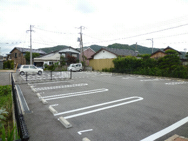 駐車場　駐車場