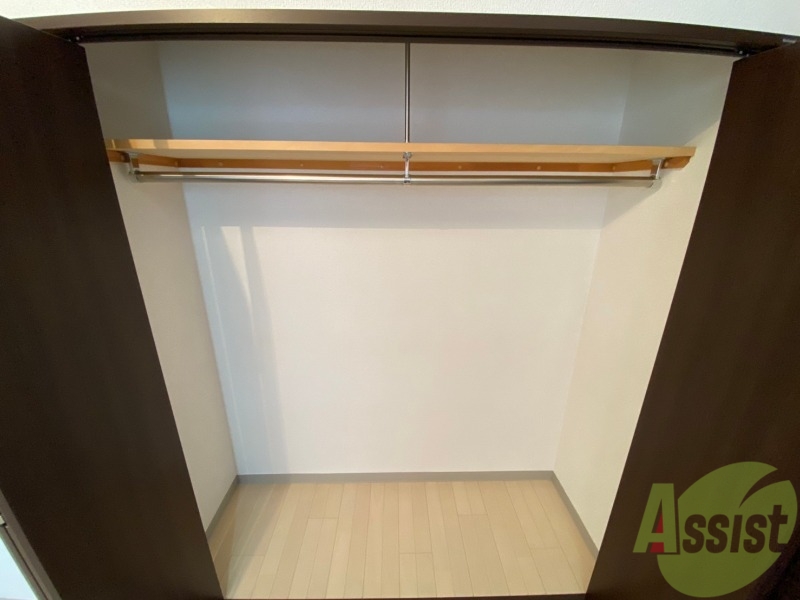 収納　寝室の収納です。部屋がすっきり片付きます。