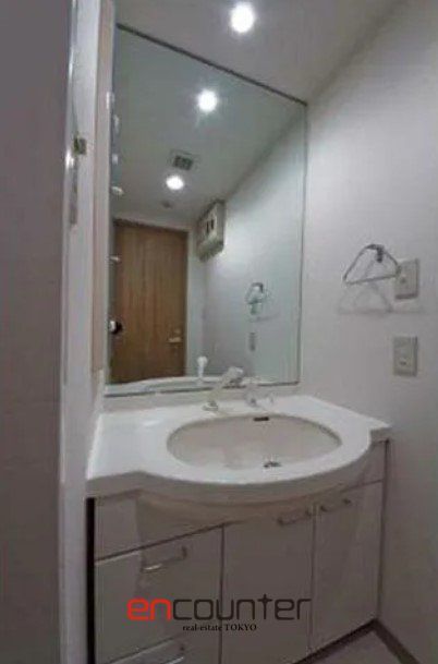 洗面設備　※同マンション別室参考写真