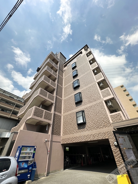 建物外観　鉄筋コンクリート造・ガッチリとした建物です♪♪