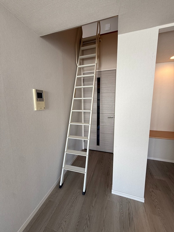 その他　ロフト用梯子