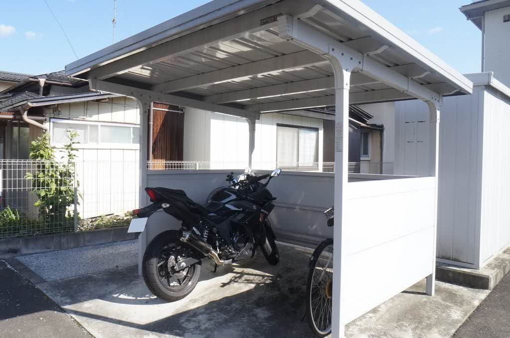 建物外観　駐輪場