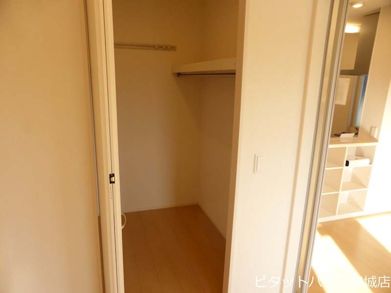 収納　同物件別部屋