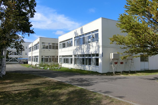 中学校　江別市立大麻東中学校（中学校）まで1830m