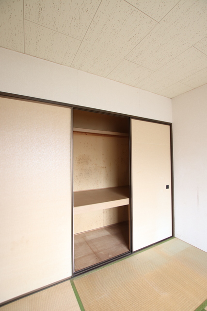 収納　※クリーニング前の写真です