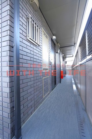 エントランス　落ち着いたエントランスです