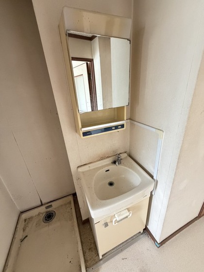 洗面設備　※別部屋の写真です。