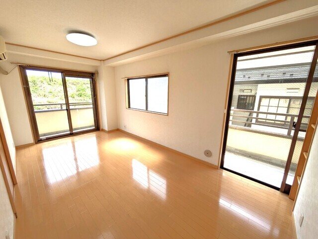 ステータスヒル甲府七番館の居間写真