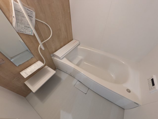 バス・シャワールーム　別号室の同仕様の参考写真です。