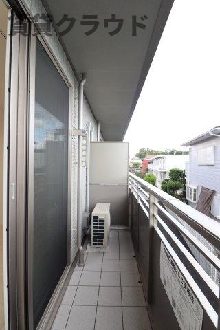 バルコニー　洗濯物もよく乾きそうな、陽当たり良好なバルコニーです！