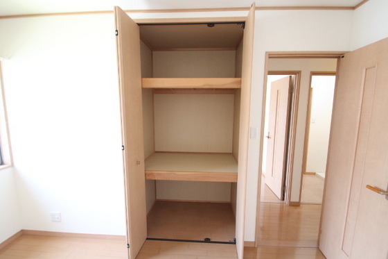 収納　※別部屋の写真です