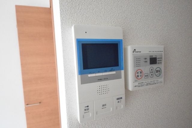 セキュリティ　★不意な訪問者も確認できる安心モニターホン★