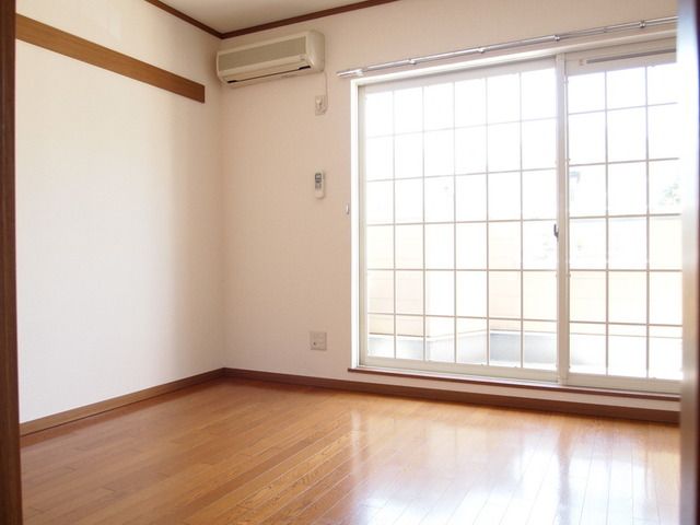 居室・リビング　★バルコニー側の明るいお部屋です★