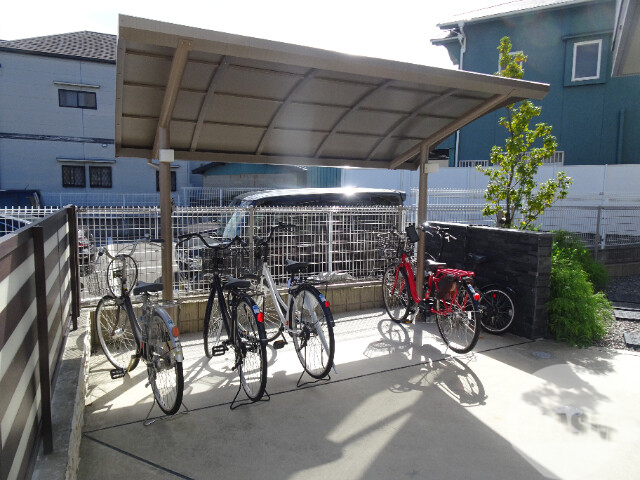 その他共有部分　屋根付き駐輪場