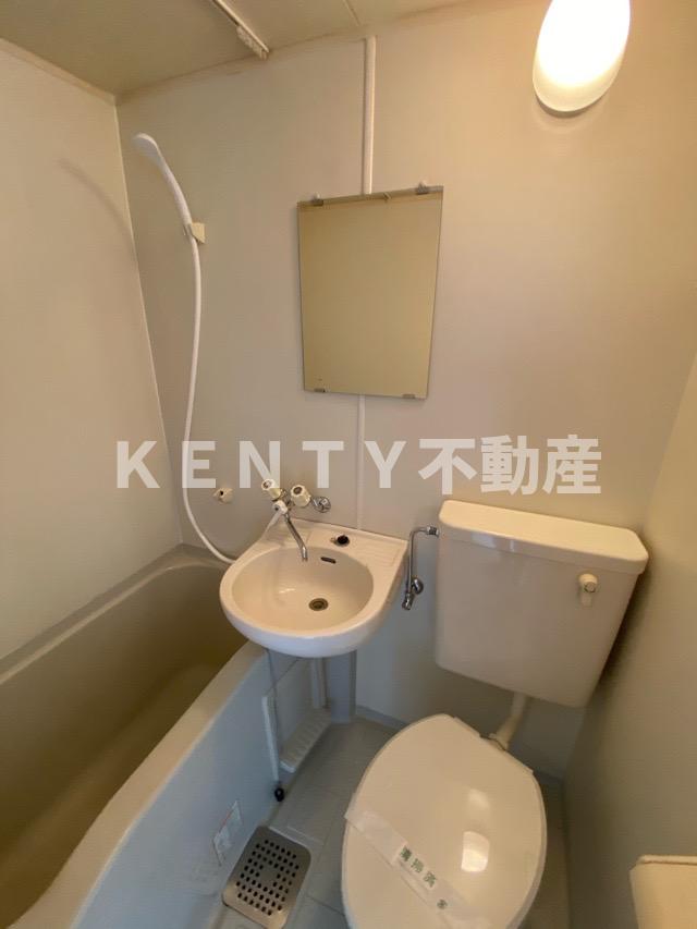 洗面設備　ゆったりとスペースのある洗面所