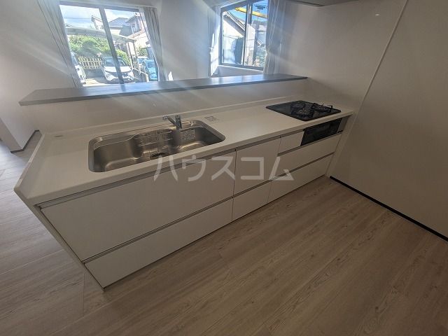 亀崎高根町6丁目戸建の内装写真