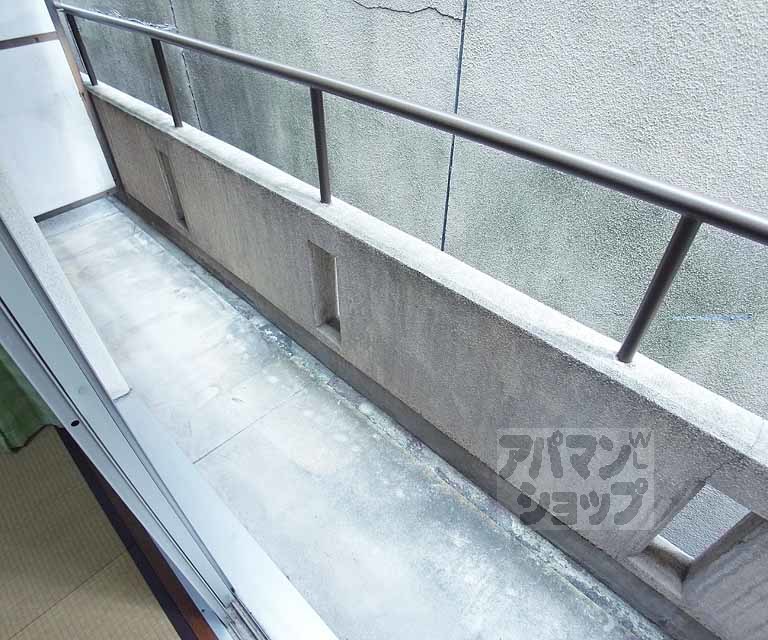 バルコニー　長いバルコニーです。