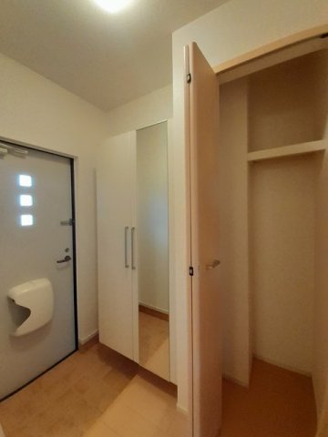 玄関　明るい玄関です
