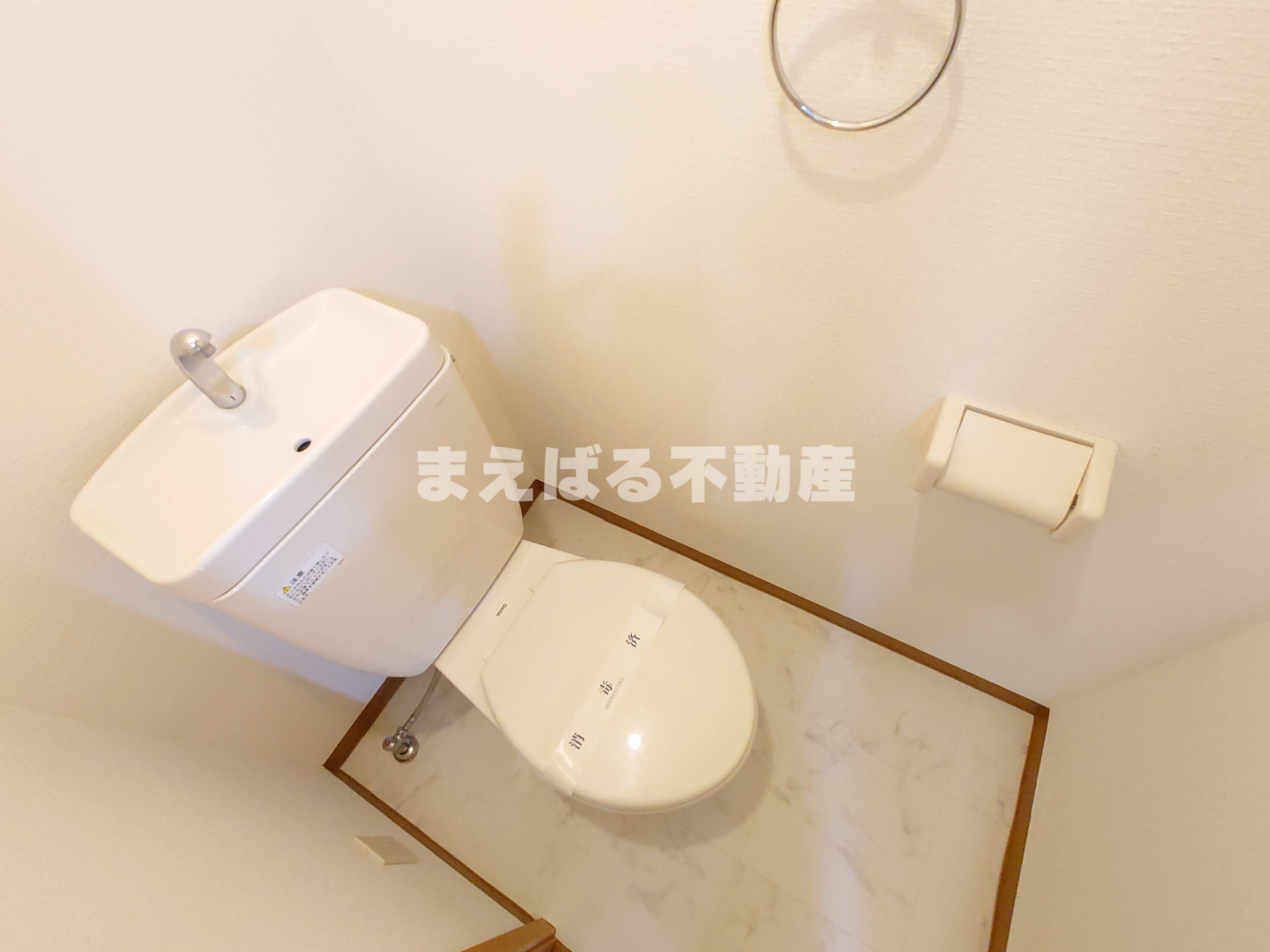 トイレ　温水洗浄便座になってます