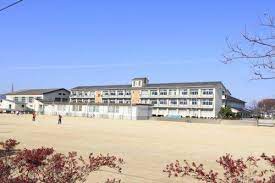 小学校　広陵町立真美ケ丘第二小学校（小学校）まで534m