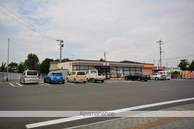 コンビニ　セブンイレブン（コンビニ）まで650m