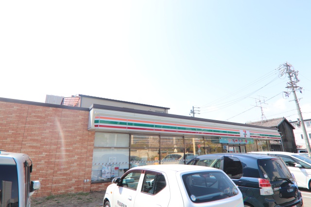 コンビニ　セブン－イレブン　名古屋大宝１丁目店（コンビニ）まで200m