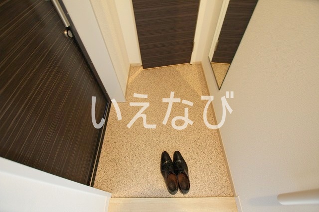 玄関　同一物件の別部屋です
