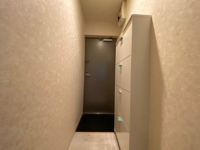 玄関　同型タイプの為現状優先