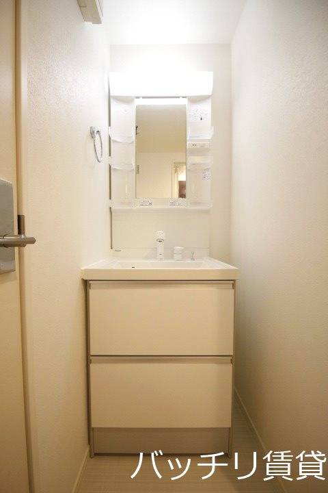 洗面設備　画像は、同型タイプの為、現状を優先いたします。