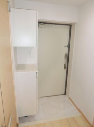 玄関　別部屋の画像になります。