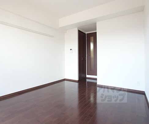 居室・リビング　広々とした部屋です。