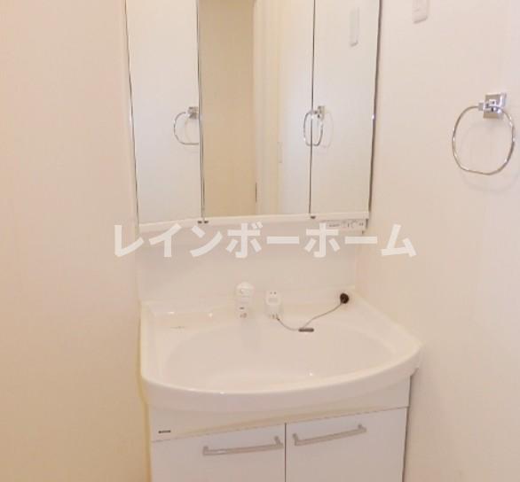 洗面設備　広い洗面スペース