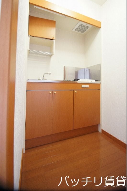 キッチン　＊画像は別部屋の為イメージ、現状を優先致します。