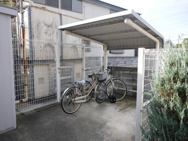 その他共有部分　★屋根付きの駐輪場がございます★