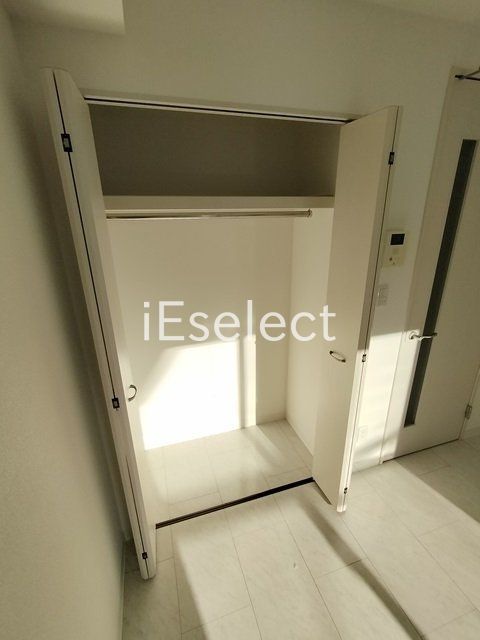 収納　長いコートもかけられるクローゼット