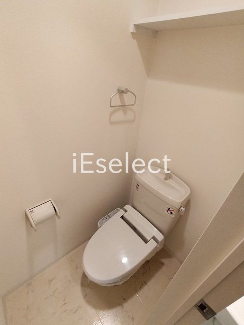 トイレ　温水洗浄便座付きのトイレ