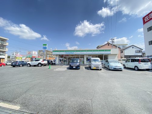 コンビニ　ファミリーマート 名東山の手店（コンビニ）まで755m
