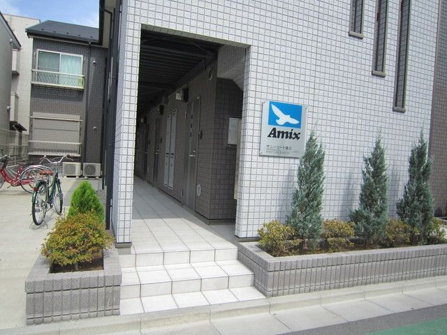 エントランス　植栽がきれいなエントランス